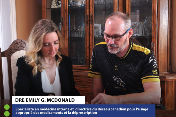 Photo de Laurent en discussion avec Emily McDonald